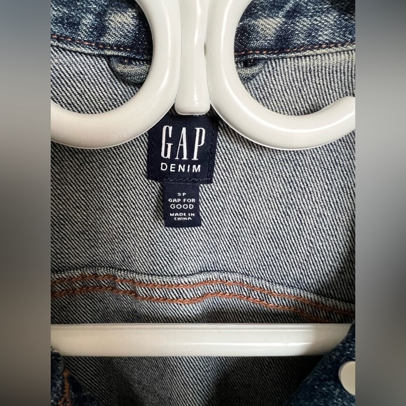 Gap jean jacket - Picture 4 of 4